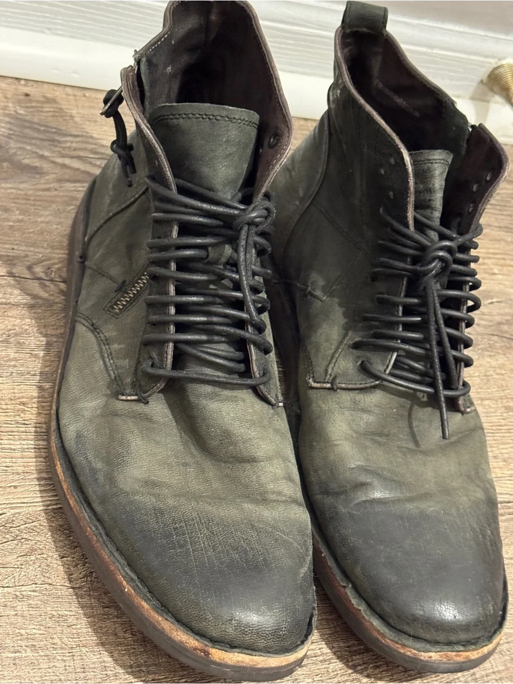 John Varvatos Black Distressed Leather Lace-Up Barrett Boots size 9.5
